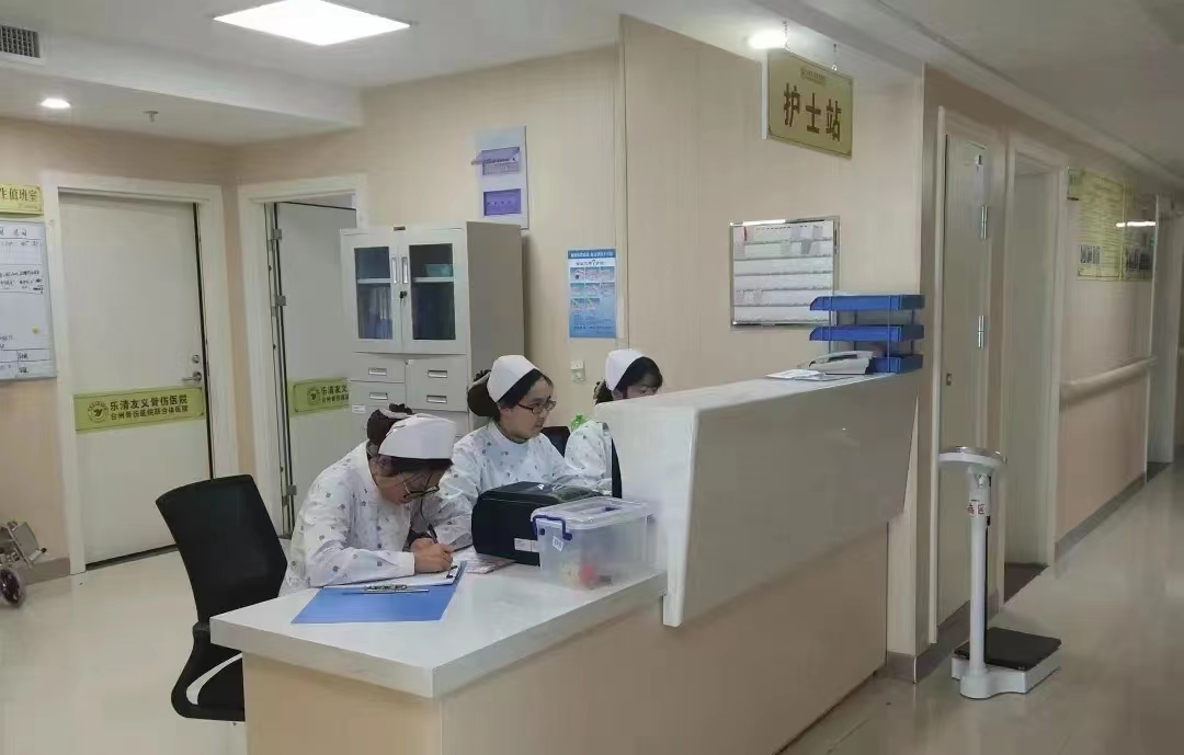 【大豆醫(yī)療】浙江省樂(lè)清市某醫(yī)院肛腸檢查系統(tǒng)裝機(jī)培訓(xùn)